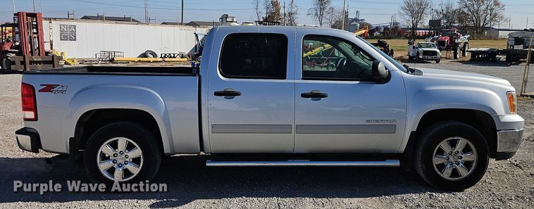 image for item EO4831 2013 GMC Sierra 1500 SLE Crew Cab pickup truck