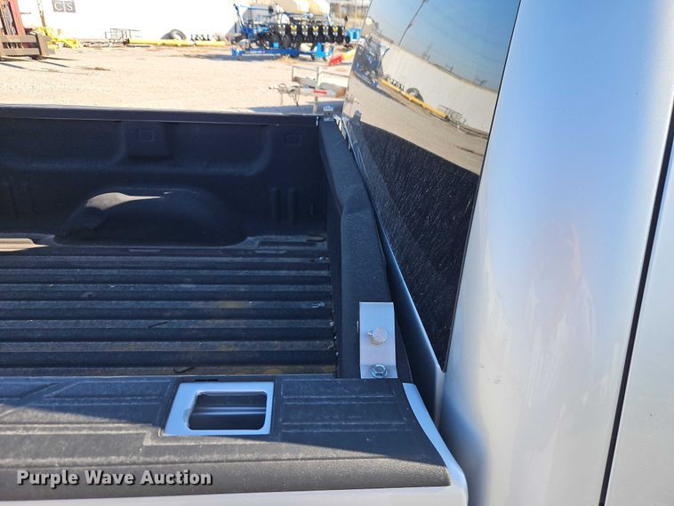 image for item EO4831 2013 GMC Sierra 1500 SLE Crew Cab pickup truck