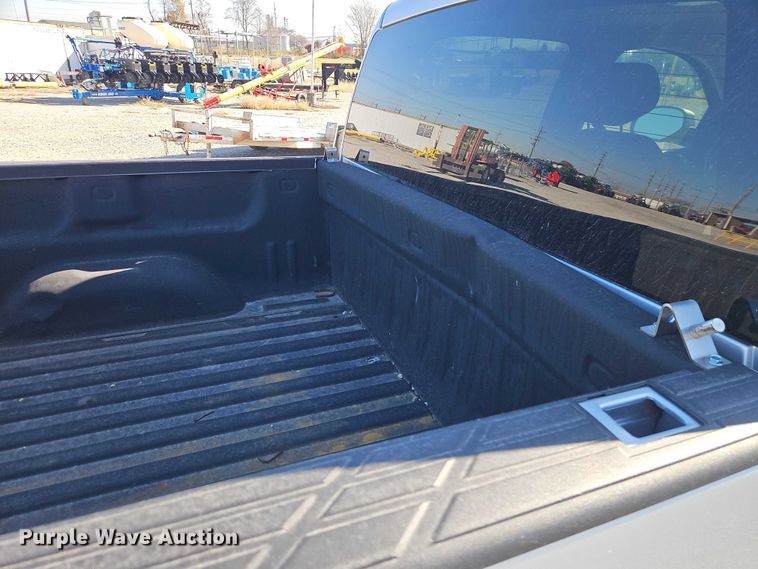 image for item EO4831 2013 GMC Sierra 1500 SLE Crew Cab pickup truck