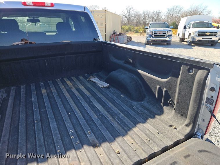 image for item EO4831 2013 GMC Sierra 1500 SLE Crew Cab pickup truck