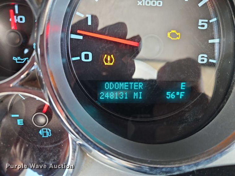 image for item EO4831 2013 GMC Sierra 1500 SLE Crew Cab pickup truck