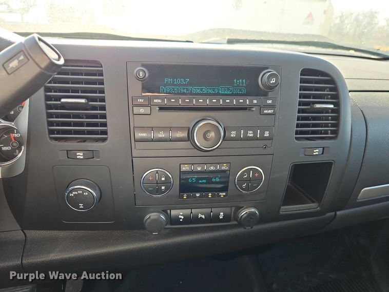 image for item EO4831 2013 GMC Sierra 1500 SLE Crew Cab pickup truck