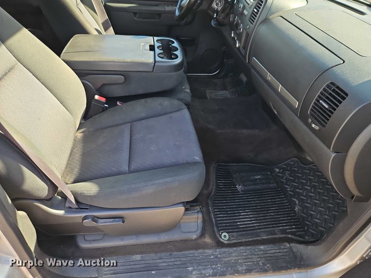 image for item EO4831 2013 GMC Sierra 1500 SLE Crew Cab pickup truck