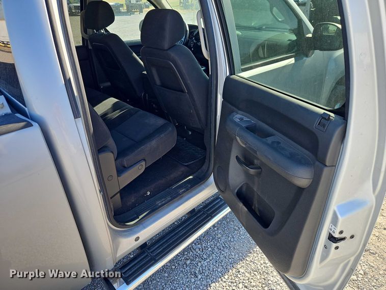 image for item EO4831 2013 GMC Sierra 1500 SLE Crew Cab pickup truck