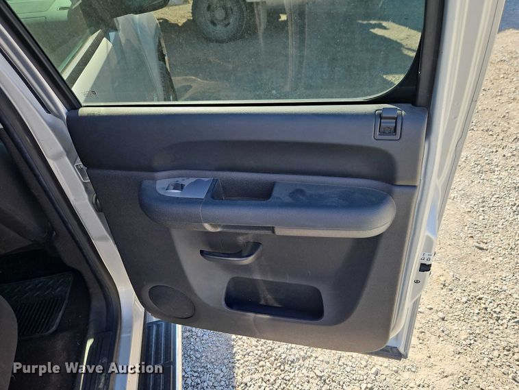 image for item EO4831 2013 GMC Sierra 1500 SLE Crew Cab pickup truck