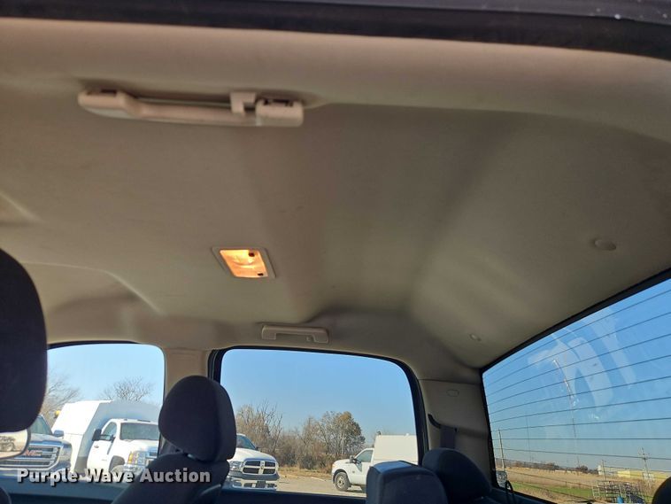 image for item EO4831 2013 GMC Sierra 1500 SLE Crew Cab pickup truck