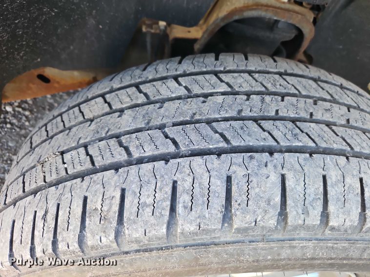 image for item EO4831 2013 GMC Sierra 1500 SLE Crew Cab pickup truck