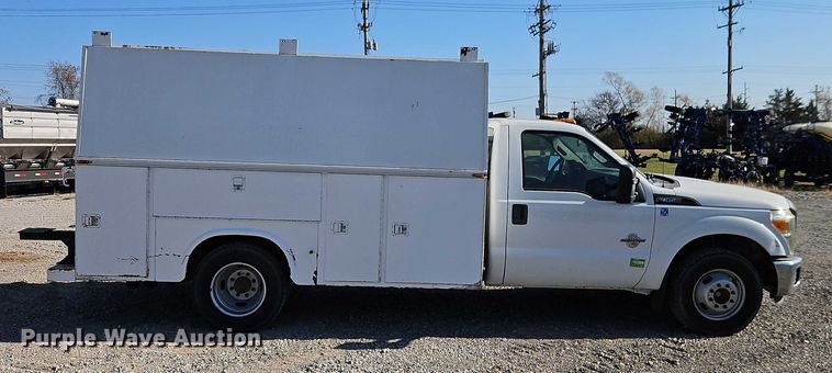 image for item EO4832 2011 Ford F350 Super Duty  utility bed pickup truck