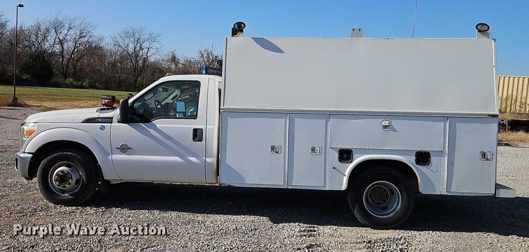 image for item EO4832 2011 Ford F350 Super Duty  utility bed pickup truck