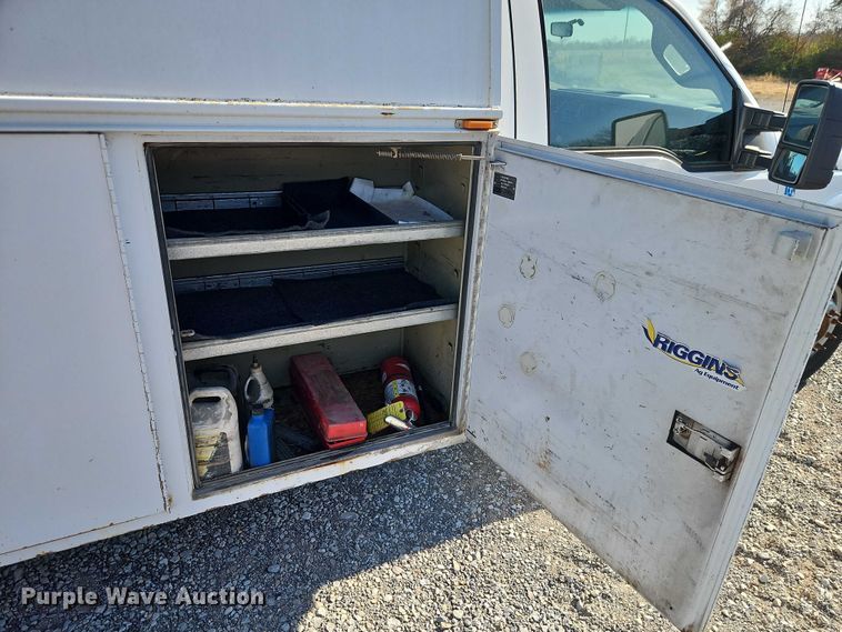 image for item EO4832 2011 Ford F350 Super Duty  utility bed pickup truck