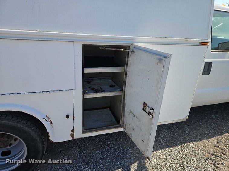 image for item EO4832 2011 Ford F350 Super Duty  utility bed pickup truck