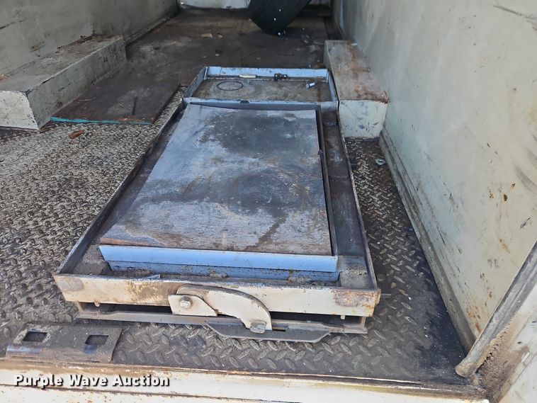 image for item EO4832 2011 Ford F350 Super Duty  utility bed pickup truck