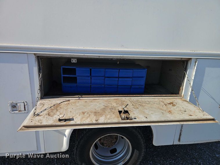 image for item EO4832 2011 Ford F350 Super Duty  utility bed pickup truck