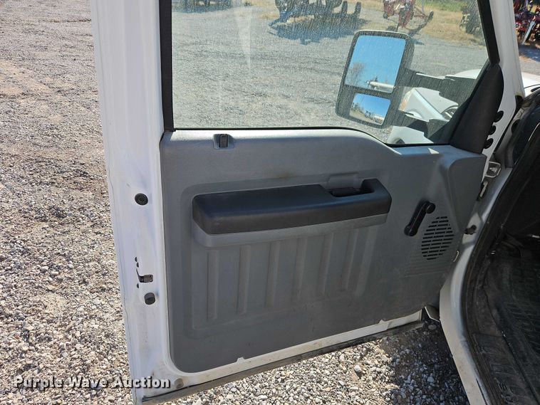 image for item EO4832 2011 Ford F350 Super Duty  utility bed pickup truck