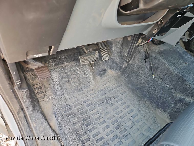 image for item EO4832 2011 Ford F350 Super Duty  utility bed pickup truck