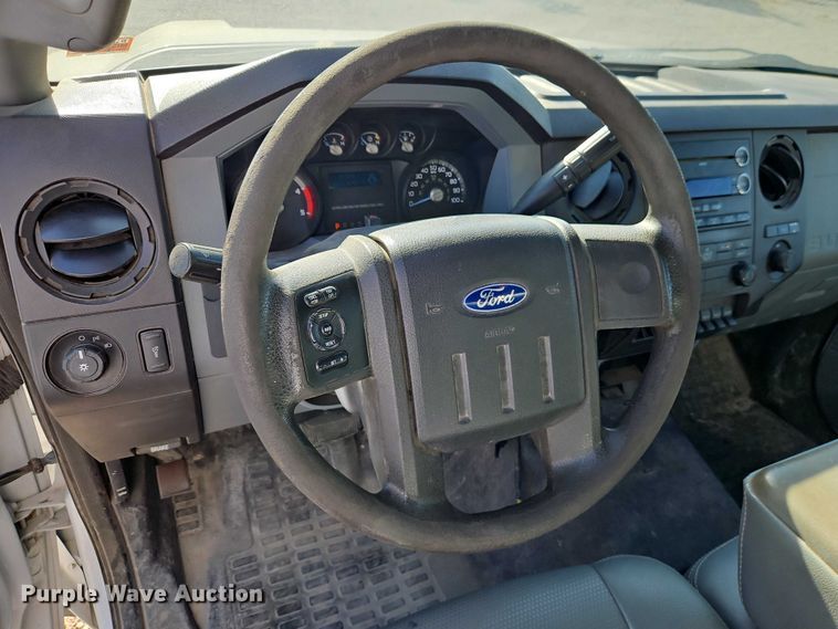 image for item EO4832 2011 Ford F350 Super Duty  utility bed pickup truck