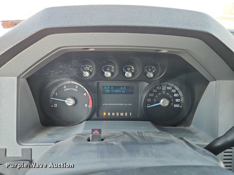 image for item EO4832 2011 Ford F350 Super Duty  utility bed pickup truck