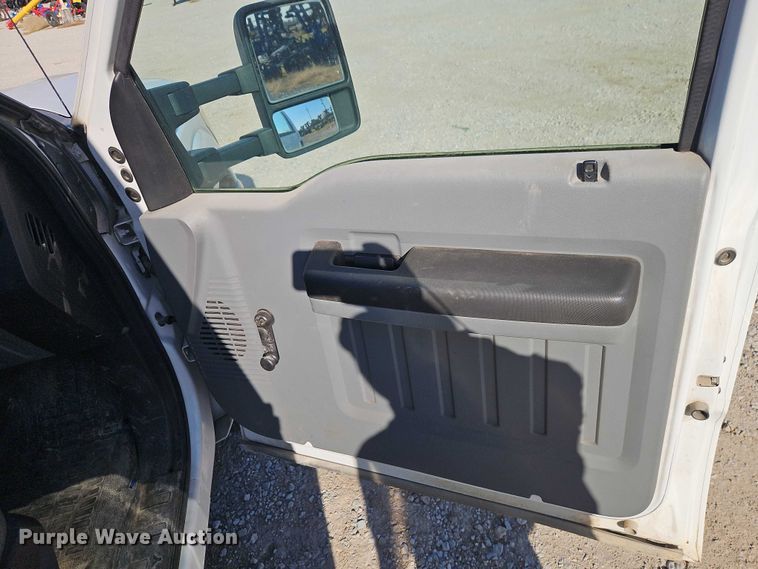 image for item EO4832 2011 Ford F350 Super Duty  utility bed pickup truck