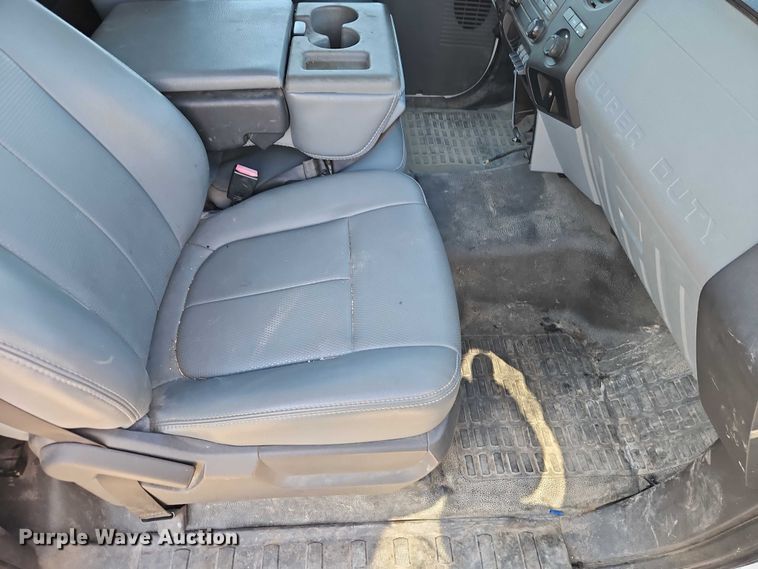 image for item EO4832 2011 Ford F350 Super Duty  utility bed pickup truck