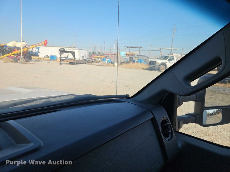 image for item EO4832 2011 Ford F350 Super Duty  utility bed pickup truck