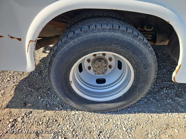 image for item EO4832 2011 Ford F350 Super Duty  utility bed pickup truck