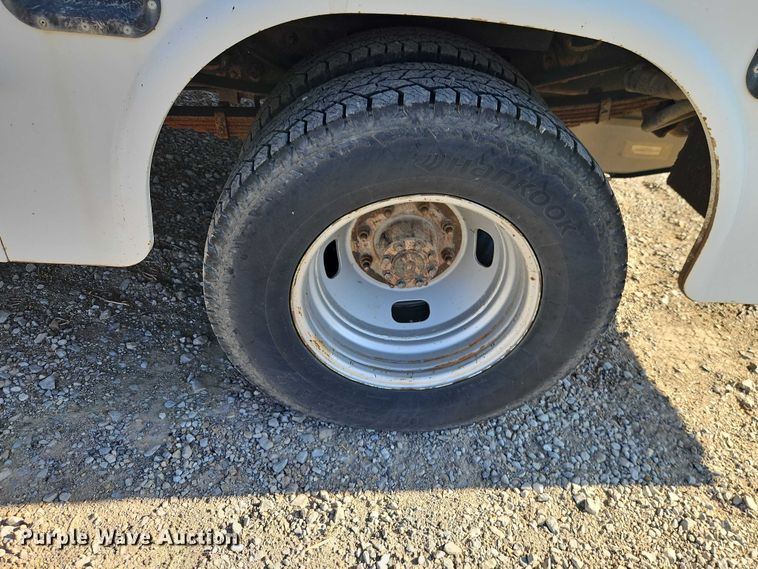 image for item EO4832 2011 Ford F350 Super Duty  utility bed pickup truck