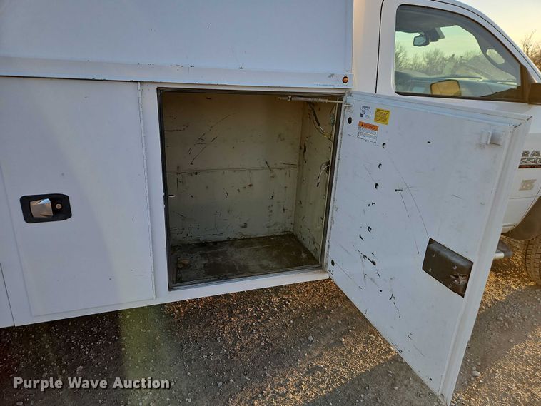 image for item EO4837 2014 RAM 5500 utility / service truck