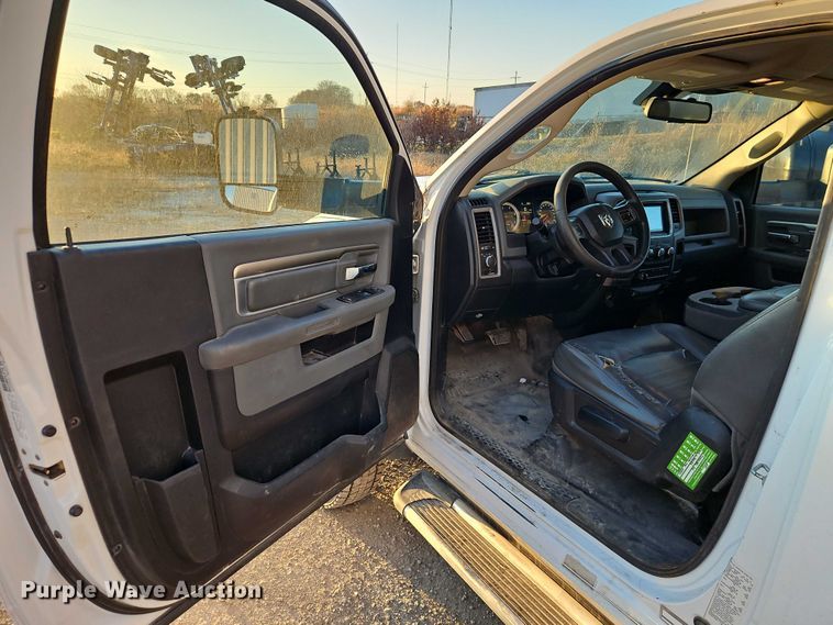 image for item EO4837 2014 RAM 5500 utility / service truck