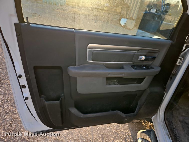 image for item EO4837 2014 RAM 5500 utility / service truck