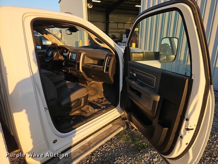 image for item EO4837 2014 RAM 5500 utility / service truck