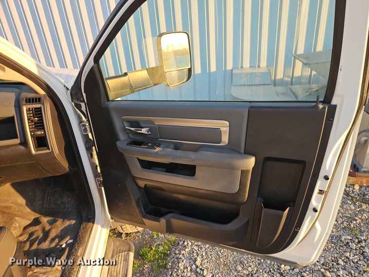 image for item EO4837 2014 RAM 5500 utility / service truck