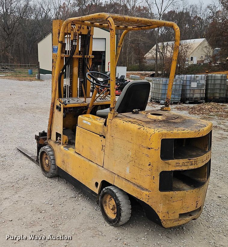 image for item EO4838 Towmotor T50 forklift