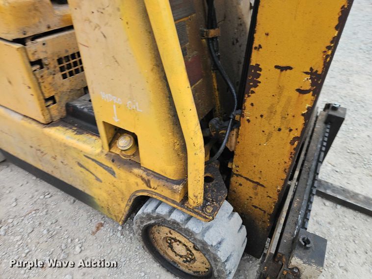 image for item EO4838 Towmotor T50 forklift