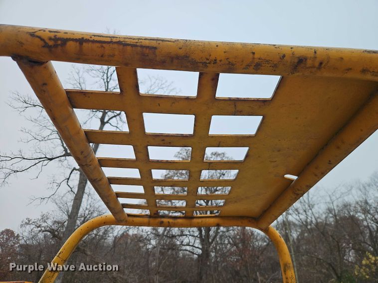 image for item EO4838 Towmotor T50 forklift