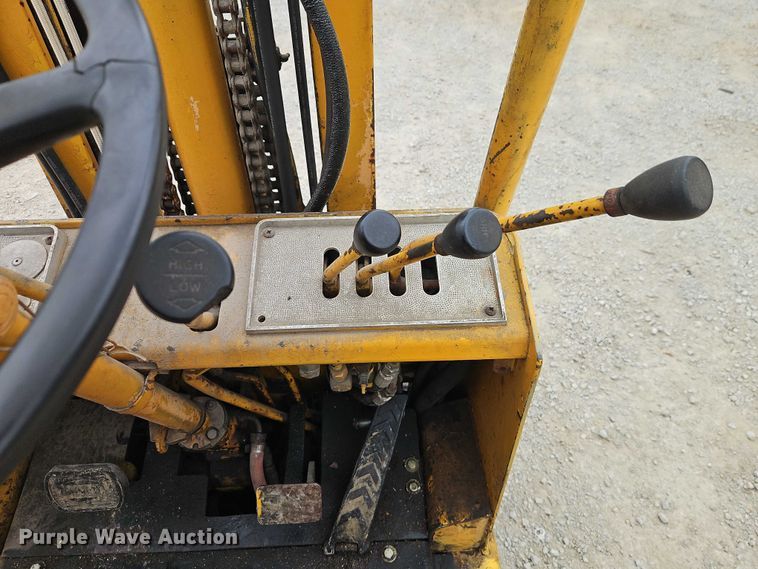 image for item EO4838 Towmotor T50 forklift