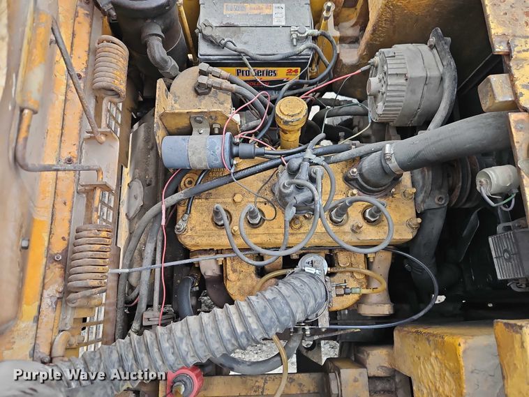 image for item EO4838 Towmotor T50 forklift