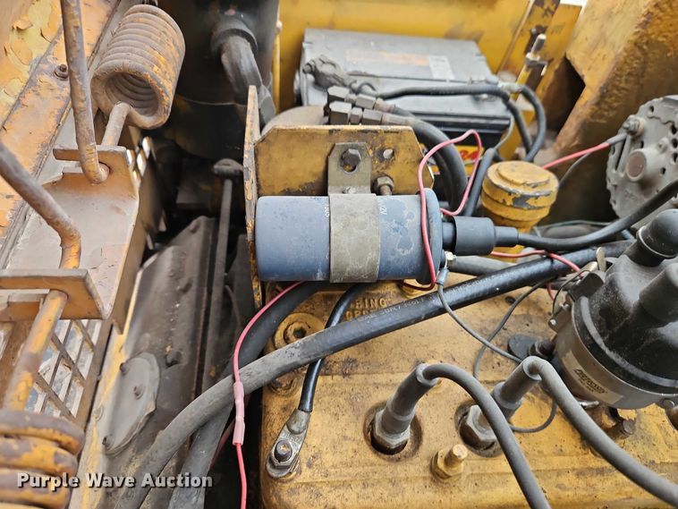 image for item EO4838 Towmotor T50 forklift