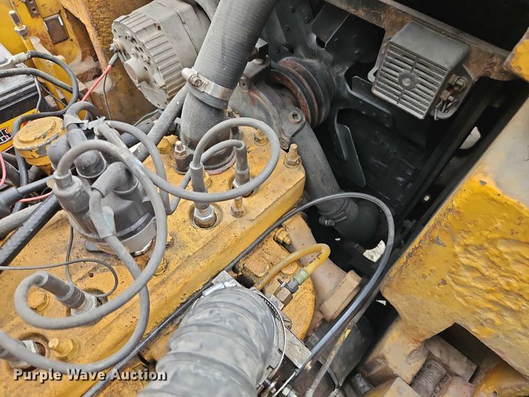 image for item EO4838 Towmotor T50 forklift