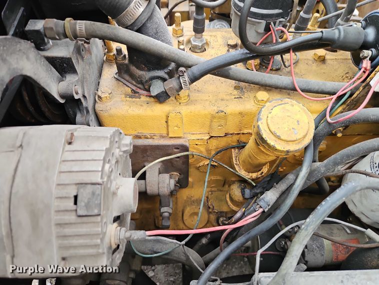 image for item EO4838 Towmotor T50 forklift