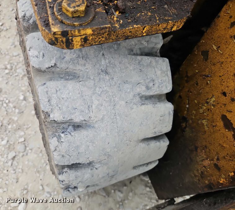 image for item EO4838 Towmotor T50 forklift