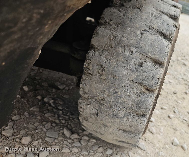 image for item EO4838 Towmotor T50 forklift