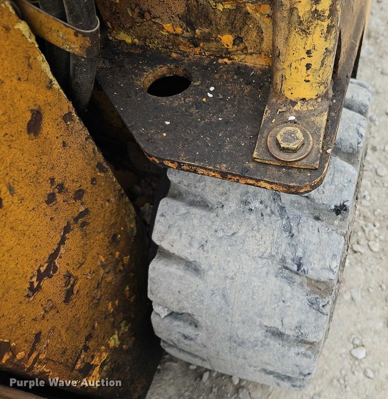 image for item EO4838 Towmotor T50 forklift