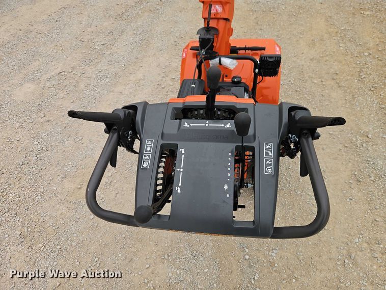 image for item EO4839 Husqvarna ST 227 snow blower