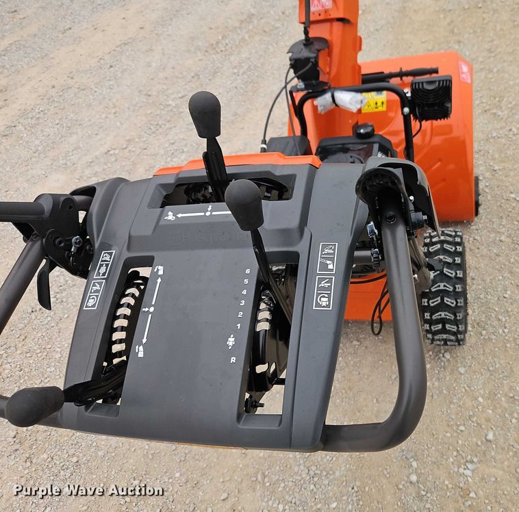 image for item EO4839 Husqvarna ST 227 snow blower