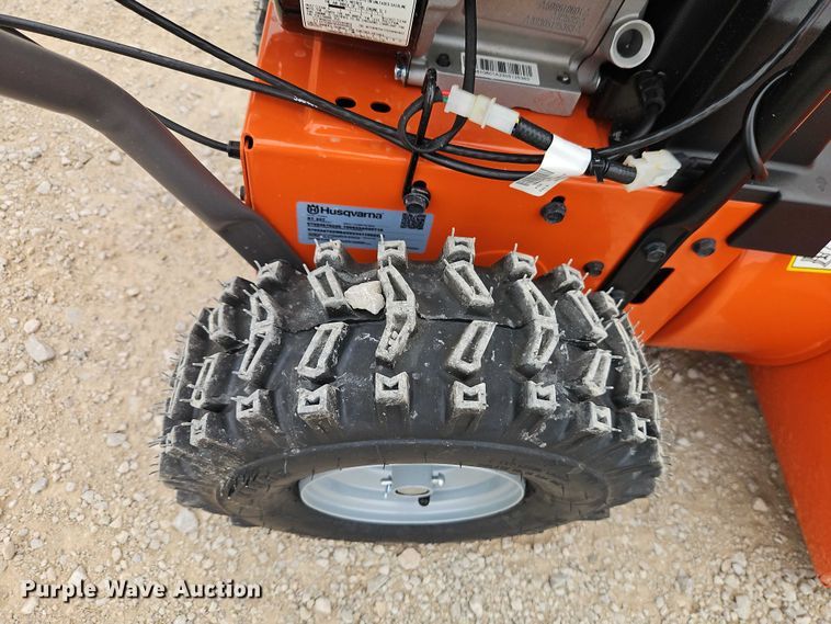 image for item EO4839 Husqvarna ST 227 snow blower