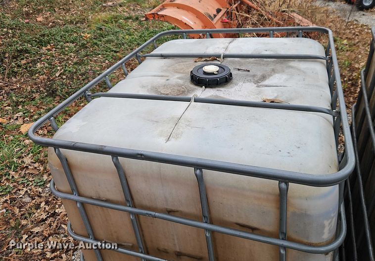 image for item EO4840 Tanks