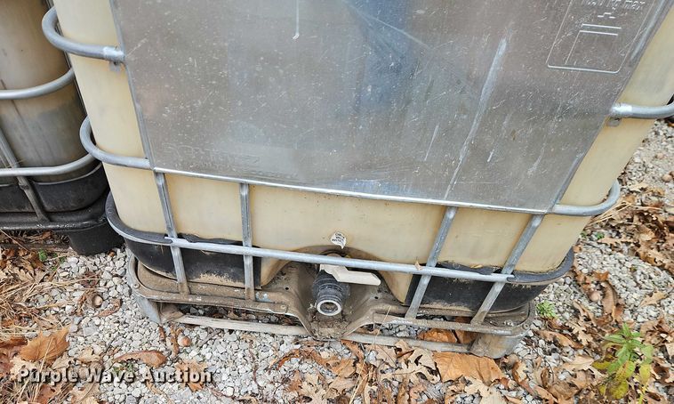 image for item EO4840 Tanks