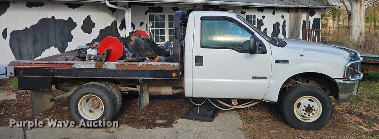 image for item EO4841 2004 Ford F350 bale bed pickup truck