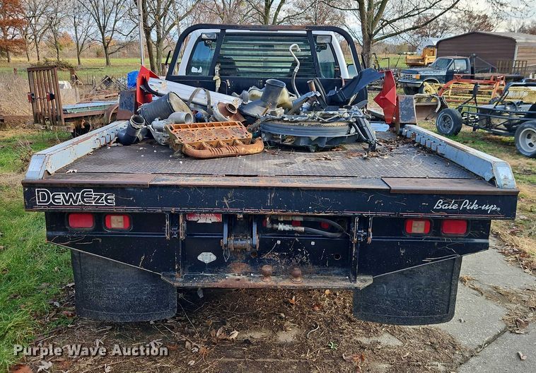 image for item EO4841 2004 Ford F350 bale bed pickup truck