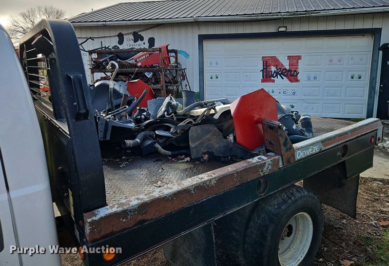 image for item EO4841 2004 Ford F350 bale bed pickup truck